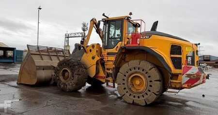 Kolové nakladače 2023 Volvo L220H (1)