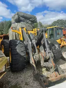 Carregadeira de rodas 2003 Volvo L110E ophug / dismantle / verwertung (4)
