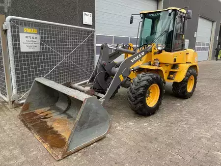 Kolové nakladače 2016 Volvo L35GS (1)