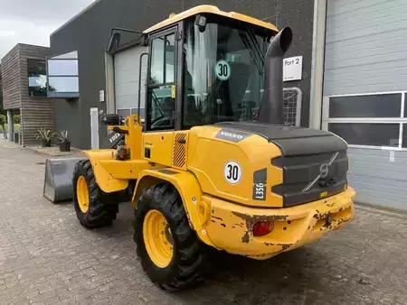 Kolové nakladače 2016 Volvo L35GS (2)