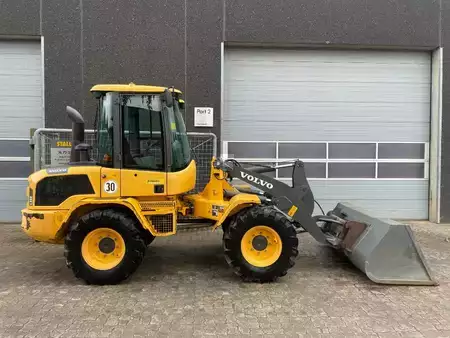 Kolové nakladače 2016 Volvo L35GS (3)
