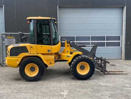 Kompaktikuormaajat 2018 Volvo L30G (3)