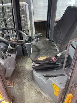 Kompaktikuormaajat 2018 Volvo L30G (4)