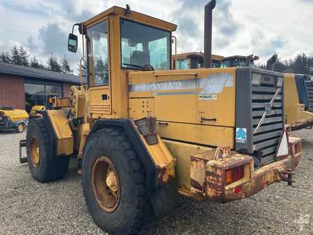 Carregadeira de rodas 1999 Volvo L70C (2)