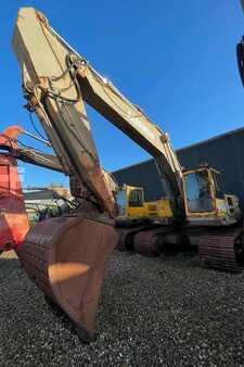 Rupsgraafmachines 1994 Åkerman EC420 (1)