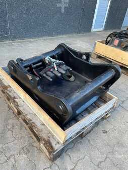 Aggregat 0 OilQuick OQ80 ophæng / Aufnahme / coupler (1)