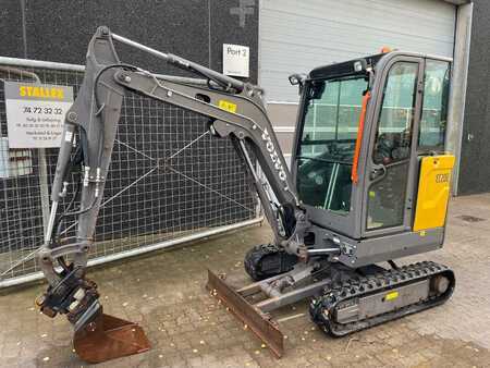Minibagger 2022 Volvo EC20E powertilt (1)