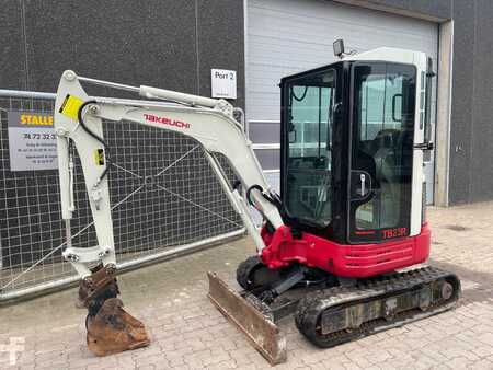 Mini-koparki 2018 Takeuchi TB23R (1)