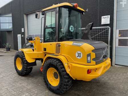 Kompaktikuormaajat 2023 Volvo L30GS / HS (2)