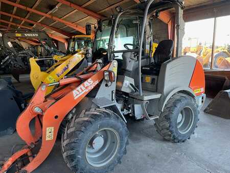 Kompakt lastare 2015 Atlas AR35 (1)