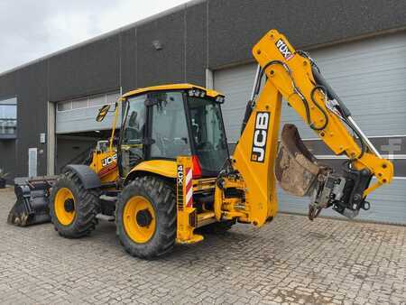 Starrer Baggerlader 2022 JCB 4CX Pro rotortilt (2)