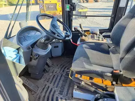 Pyöräkuormaajat 2014 Komatsu WA200PZ (5)