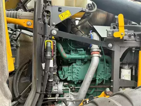 Kolové nakladače 2022 Volvo L110H (8)