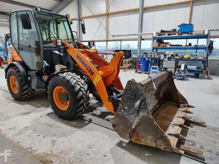 Pyöräkuormaajat 2015 Komatsu WA70-7 (3)