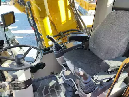 Escavadora de rastos 2007 Caterpillar M318C (4)