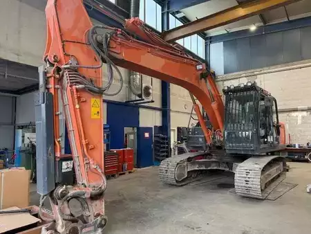 Pelles sur chenilles 2018 Hitachi ZX210LC-6 (3)