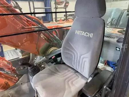 Pelles sur chenilles 2018 Hitachi ZX210LC-6 (4)