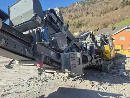 Outro 2023 RUBBLE MASTER RM70GO! 2.0 (2)