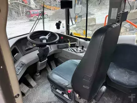 Tombereau articulé 2018 Volvo A30G (5)
