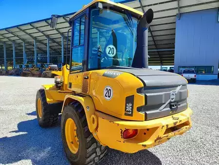 Wielladers 2014 Volvo L30G (1)