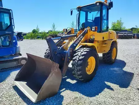 Wielladers 2014 Volvo L30G (2)