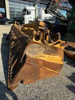 Altri 2011 Caterpillar D8T (9)