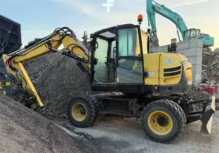 Mobilní bagry 2019 Yanmar B110W (1)