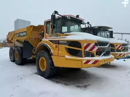 Nivelohjatut dumpperit 2018 Volvo A25G (2)