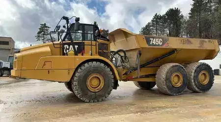Articulated Dump Trucks 2015 Caterpillar 745C (2)