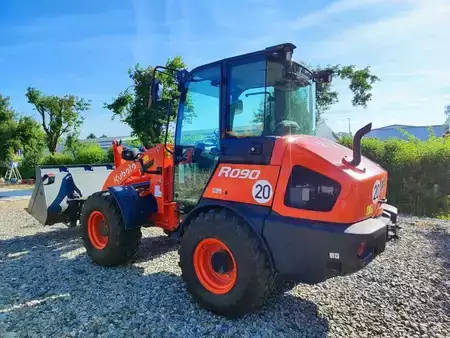 Pyöräkuormaajat 2022 Kubota R090 (1)