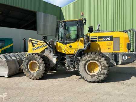 Cargadoras de ruedas 2020 Komatsu WA320-8E0 (1)
