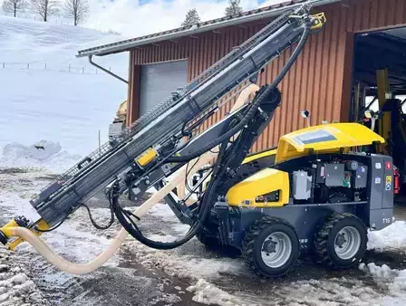 Attrezzatura 2025 Epiroc Flexi Roc T15R (1)