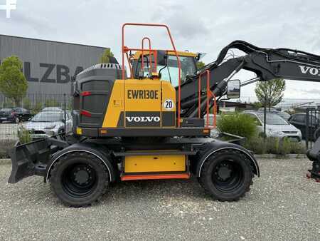 Escavadora de rodas 2022 Volvo EWR130E (3)