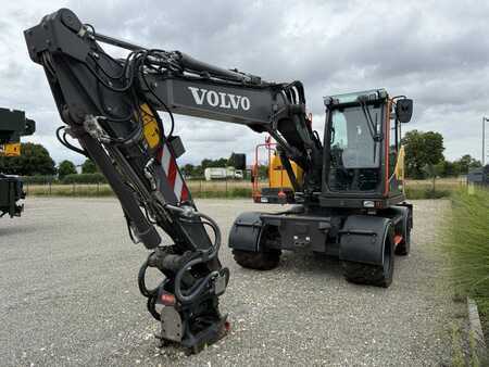 Escavadora de rodas 2022 Volvo EWR130E (5)