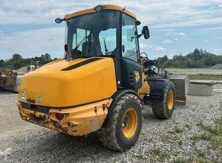 JCB 406