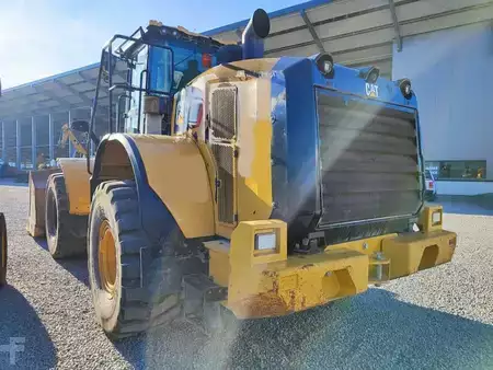 Kerekes rakodó 2018 Caterpillar 966M (1)