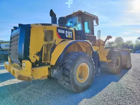 Kerekes rakodó 2018 Caterpillar 966M (2)