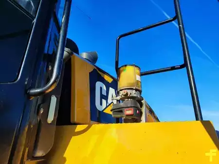 Kerekes rakodó 2018 Caterpillar 966M (7)