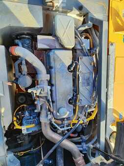 Pelles sur chenilles 2015 Liebherr R920 (9)