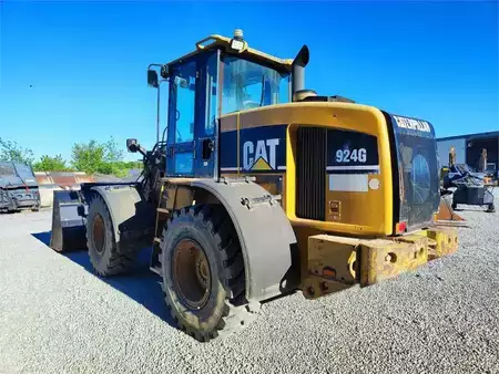 Chargeuse sur pneus 2005 Caterpillar 924G HL (1)