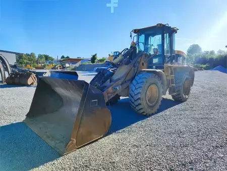 Chargeuse sur pneus 2005 Caterpillar 924G HL (2)