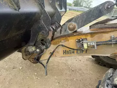 Chargeuse sur pneus 2005 Caterpillar 924G HL (9)