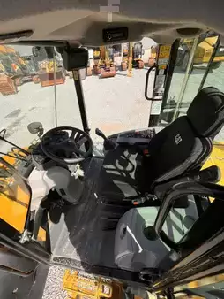 Kolové nakladače 2021 Caterpillar 910 (5)