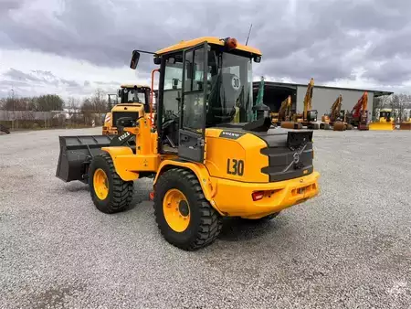 Chargeuse sur pneus 2026 Volvo L30HS (1)