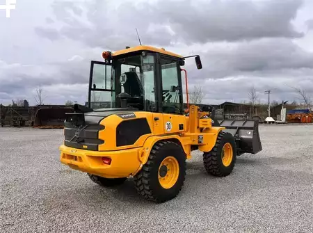 Chargeuse sur pneus 2026 Volvo L30HS (3)