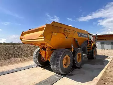 Nivelohjatut dumpperit 2022 Volvo A30G (2)