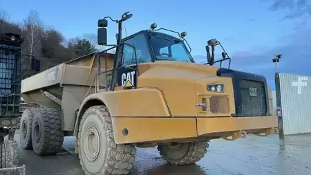 Articulated Dump Trucks 2015 Caterpillar 745C (1)
