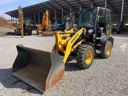 Pyöräkuormaajat 2017 Komatsu WA80M-7 (2)