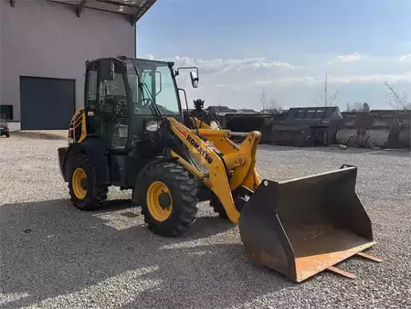Pyöräkuormaajat 2017 Komatsu WA80M-7 (3)
