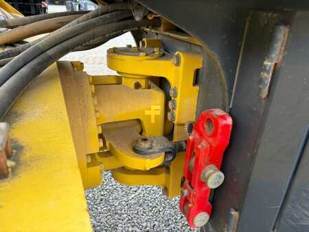 Kompaktorit (jätteiden tiivistyslaitteet) 2013 BOMAG BW219 DH-4 (7)